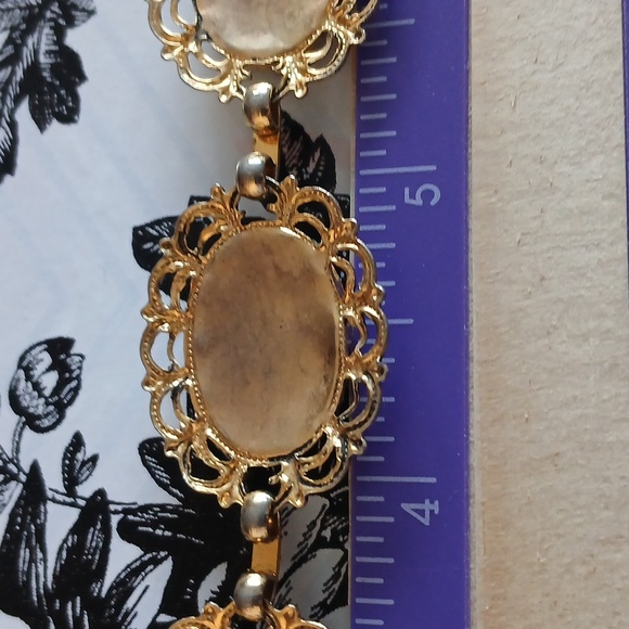 Vintage Elegant Goldtone Green Crushed Faux Stone Lace Border Link Bracelet - Picture 10 of 12